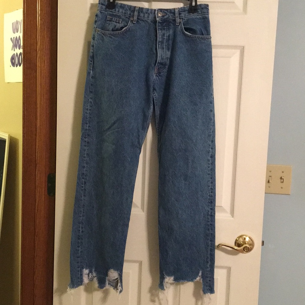 H&M | Destroyed Hem | Jeans - Picture 1 of 5